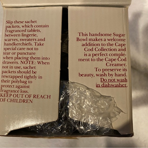 Avon Cape Cod Sugar Bowl with Scent Sachets and Original Box - Picture 6 of 13